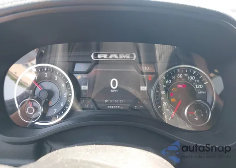 2019 Ram 1500 Laramie 4X4 6'4 Box z USA, uszkodzony, nr VIN 1C6SRFRTXKN900609